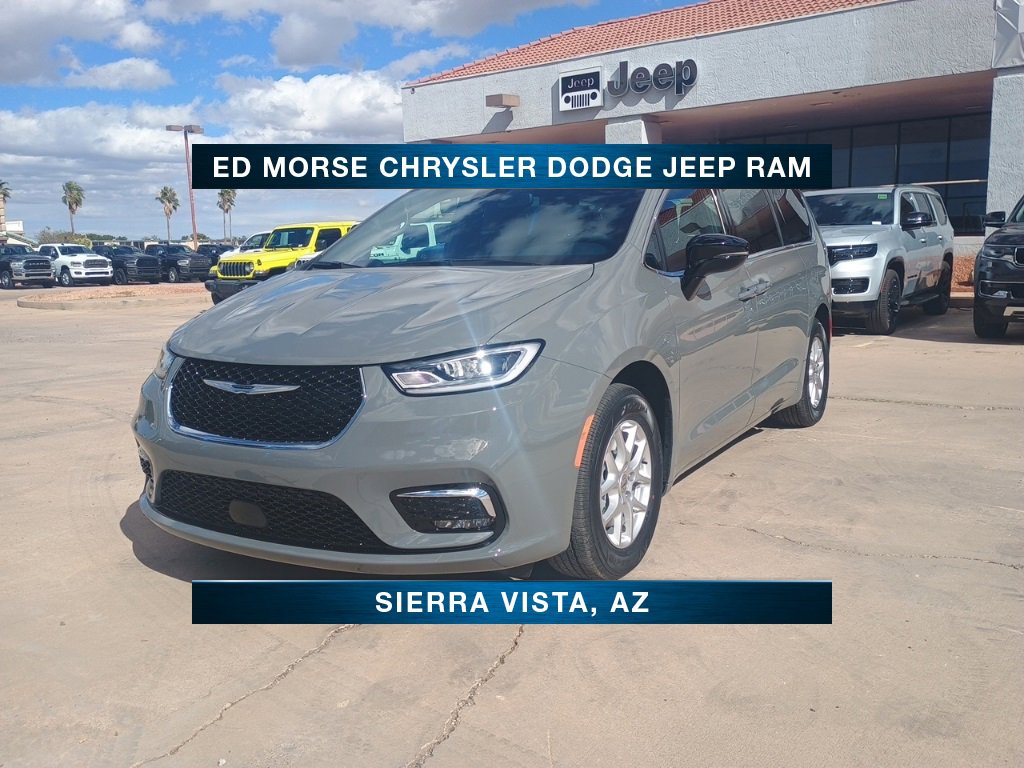 New 2025 Chrysler Pacifica Select