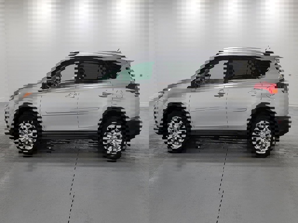 Used 2015 Toyota RAV4 Limited w/ Technology Package image 5