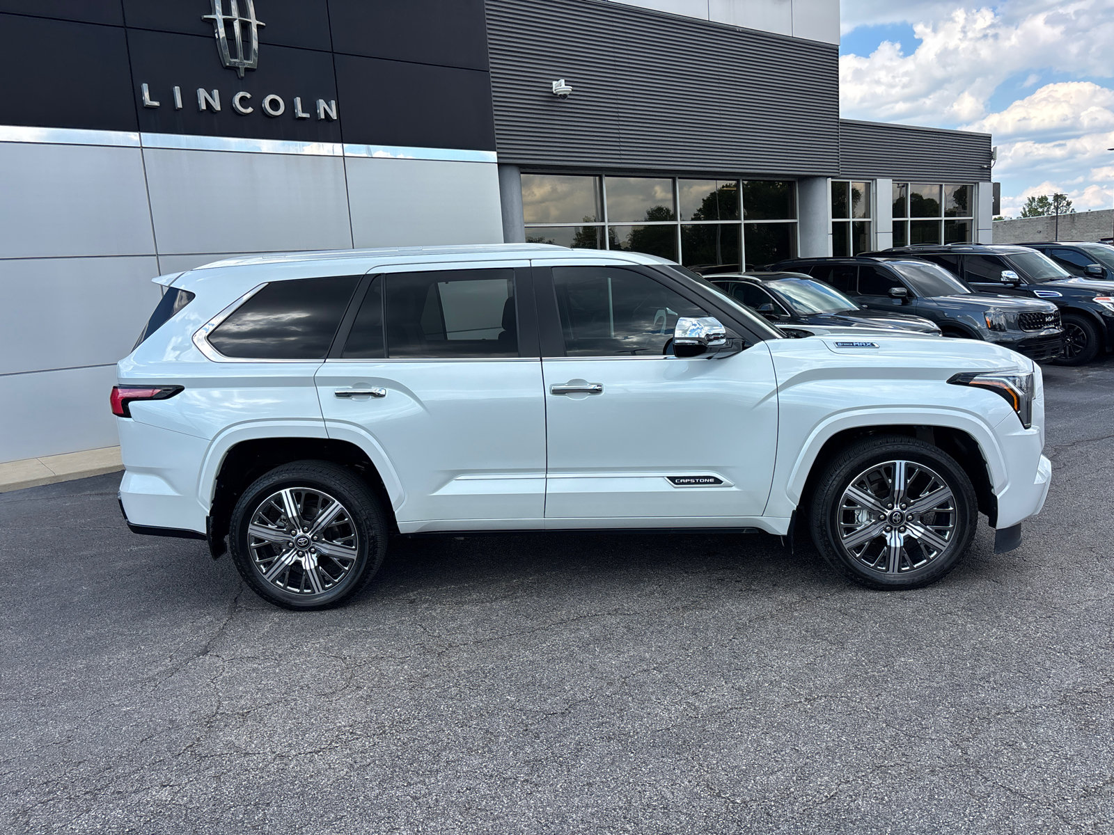 Used 2026 Toyota Sequoia Capstone AWD/4WD image 8