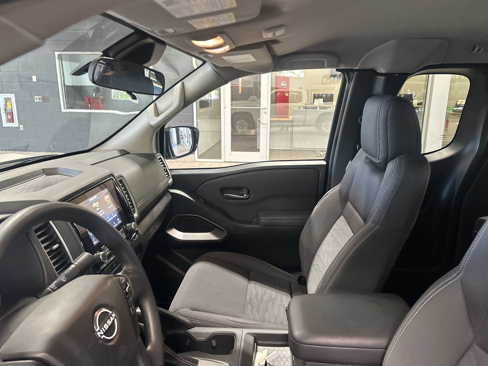 Used 2024 Nissan Frontier SV w/ Technology Package AWD/4WD image 3