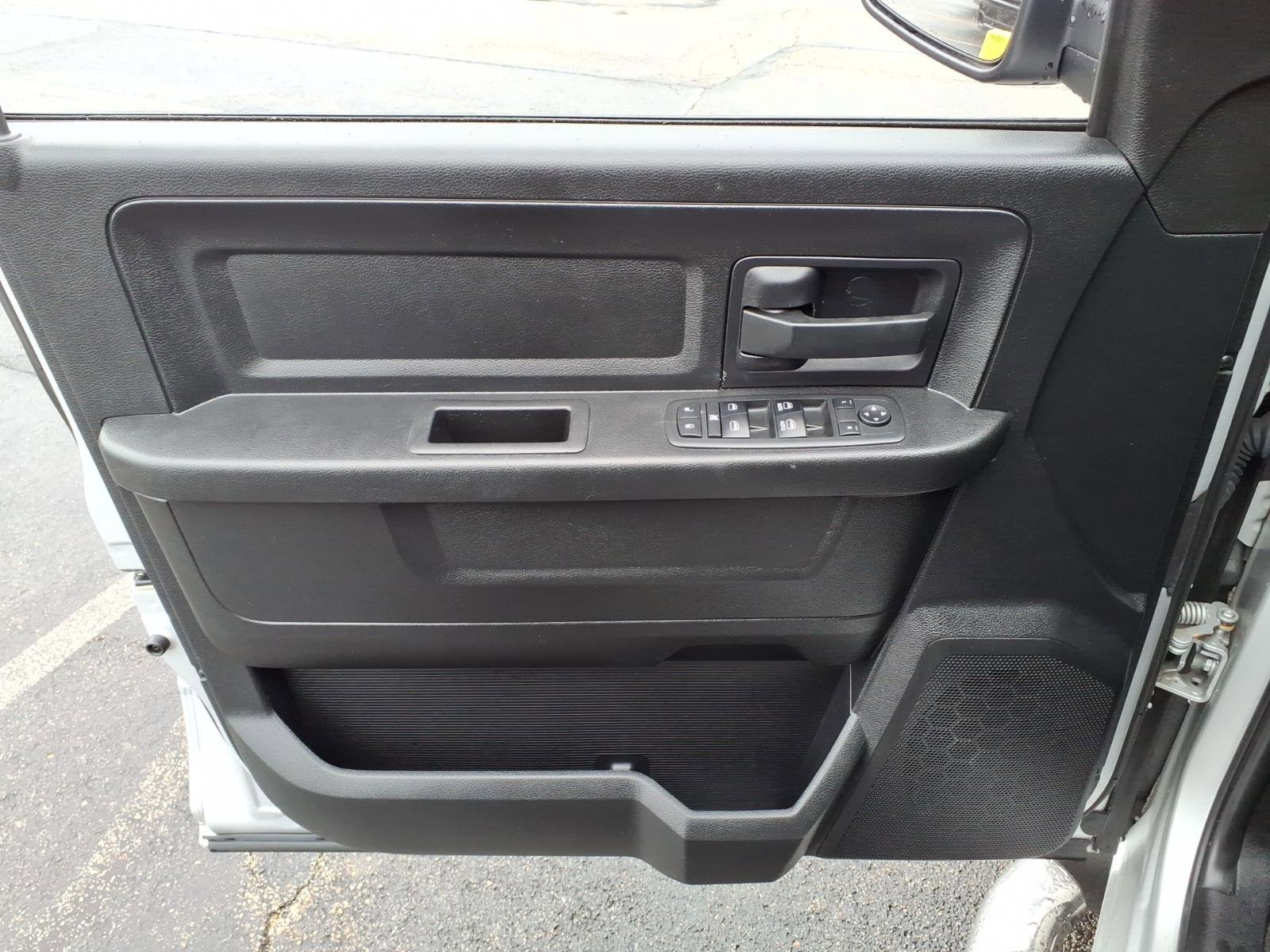 Certified 2018 RAM 1500 Express image 18