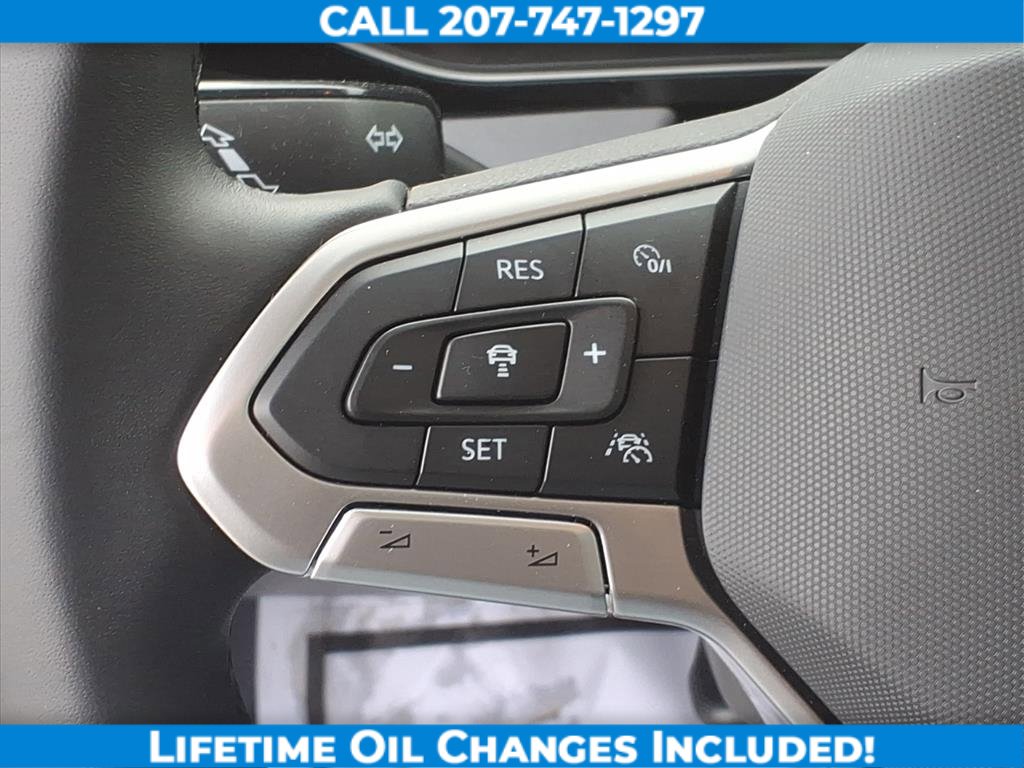 Used 2025 Volkswagen Jetta SE image 17