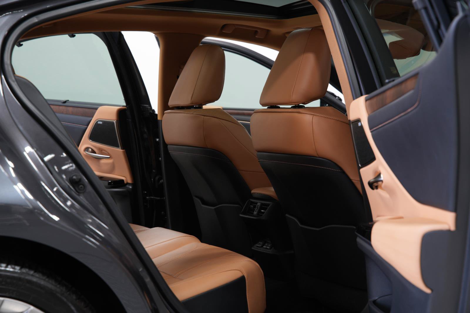 Used 2022 Lexus ES 350 Ultra Luxury w/ Accessory Package 2 FWD image 12