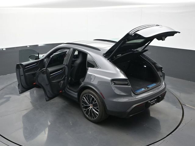 Used 2025 Porsche Macan Electric RWD image 29