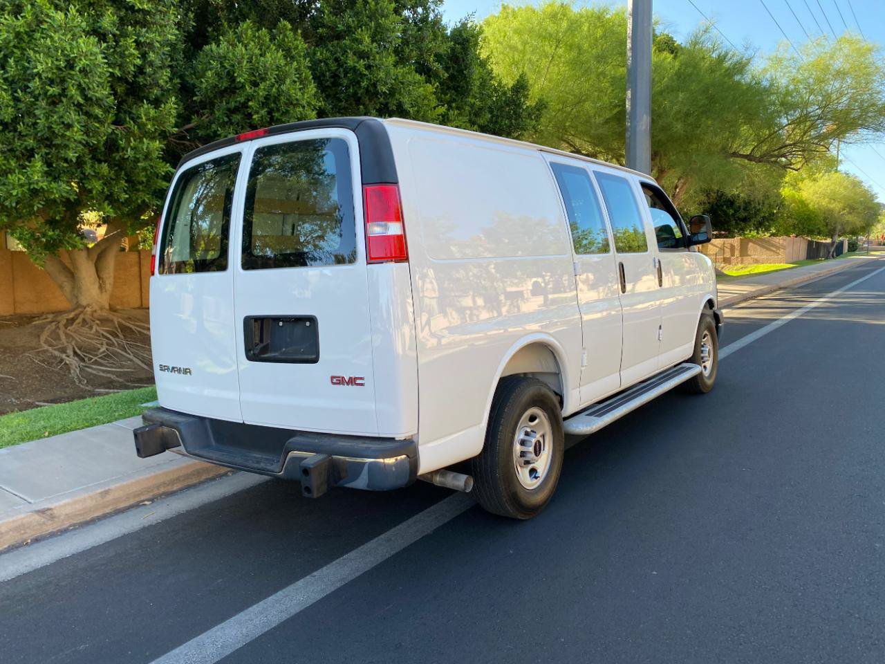 Used 2025 GMC Savana 2500 w/ Driver Convenience Package RWD image 3