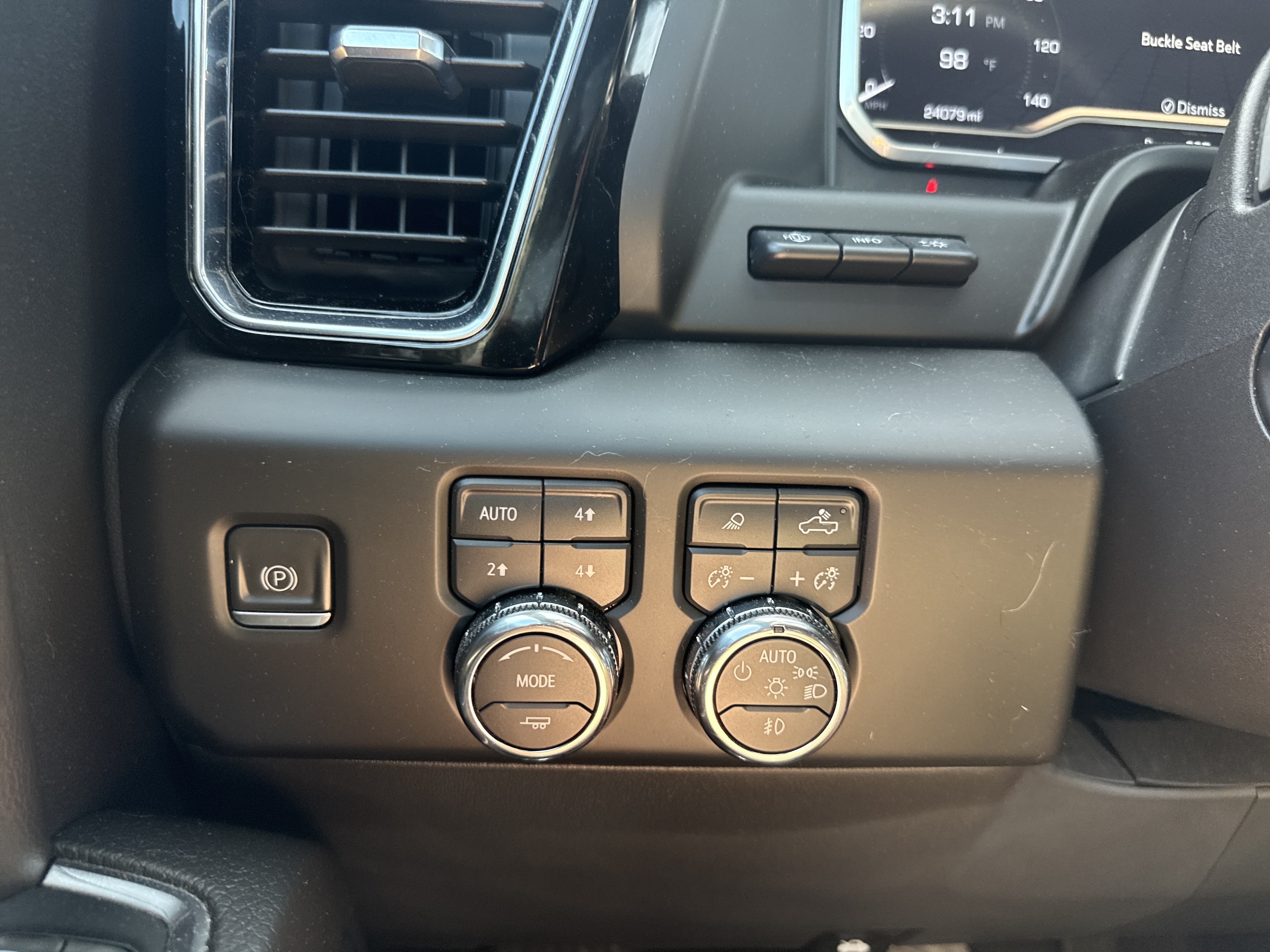 Used 2023 GMC Sierra 1500 Denali w/ Technology Package AWD/4WD image 31