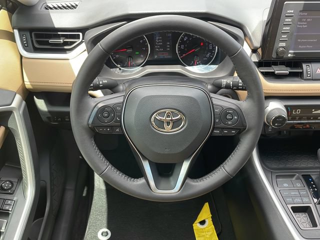 Used 2022 Toyota RAV4 XLE Premium AWD/4WD image 15