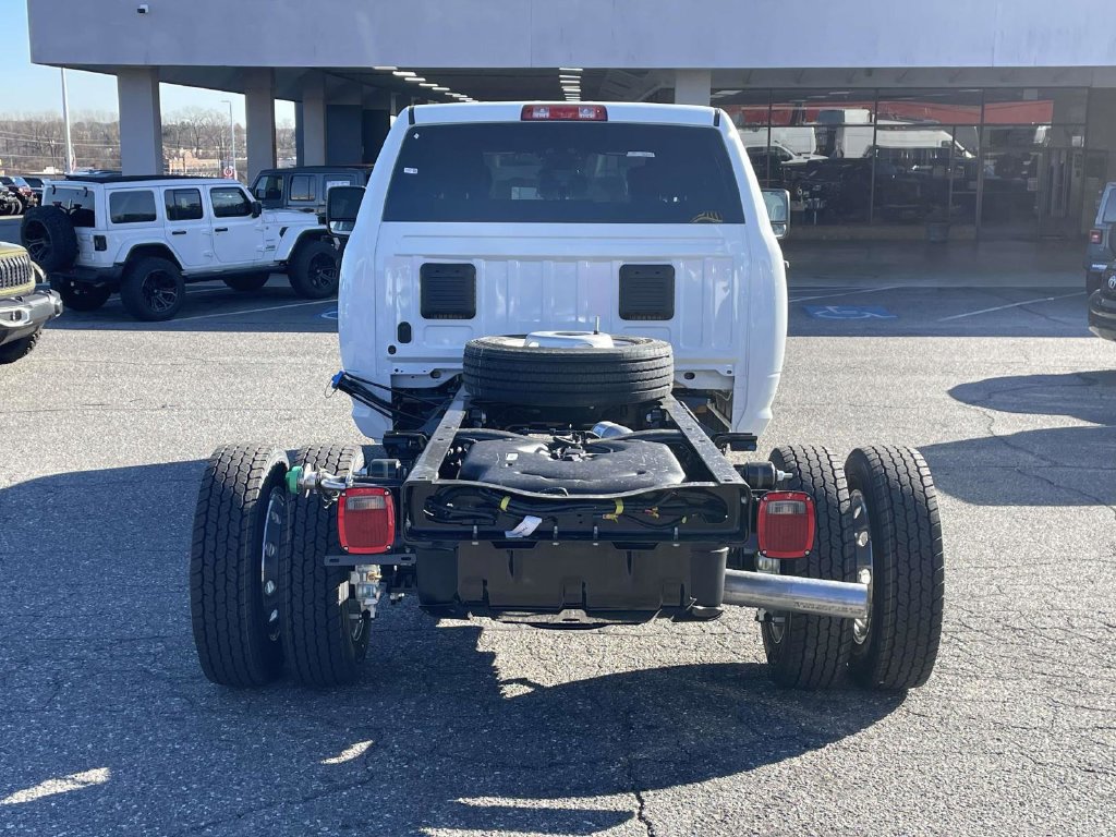 New 2026 RAM 4500 Tradesman w/ Chrome Appearance Group AWD/4WD image 7