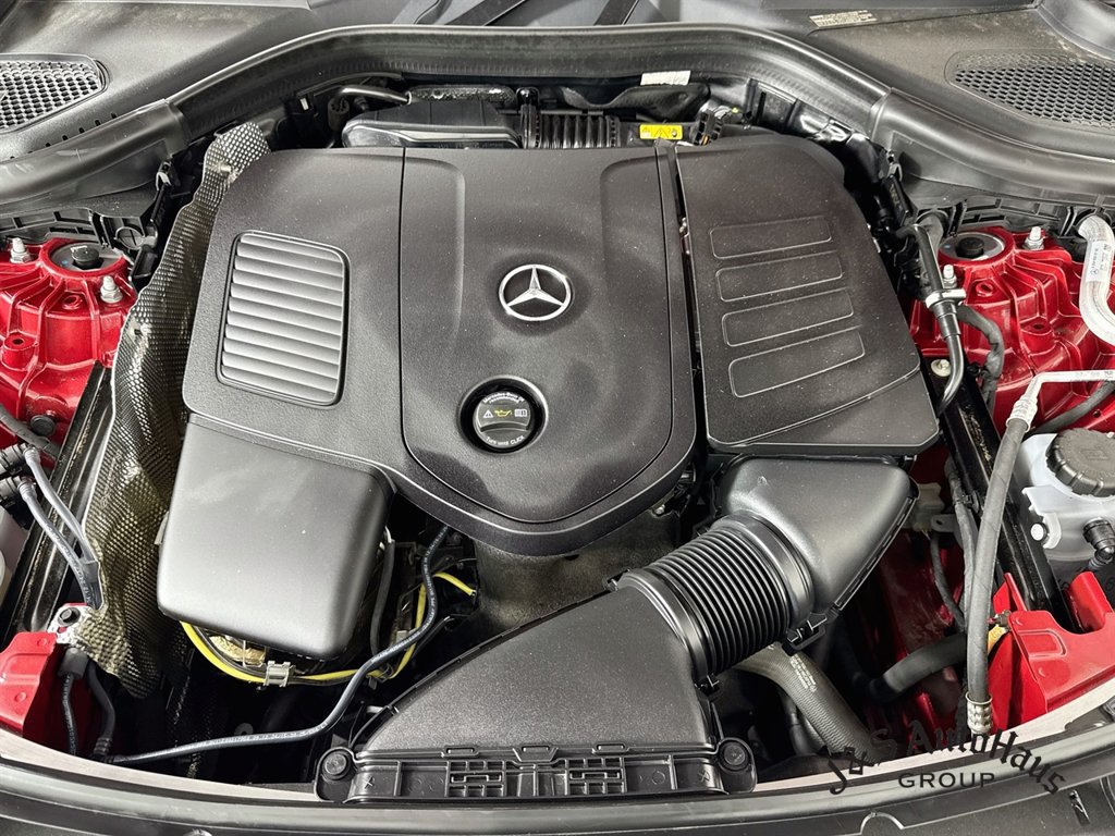Used 2025 Mercedes-Benz GLC 300 4MATIC w/ AMG Line image 38