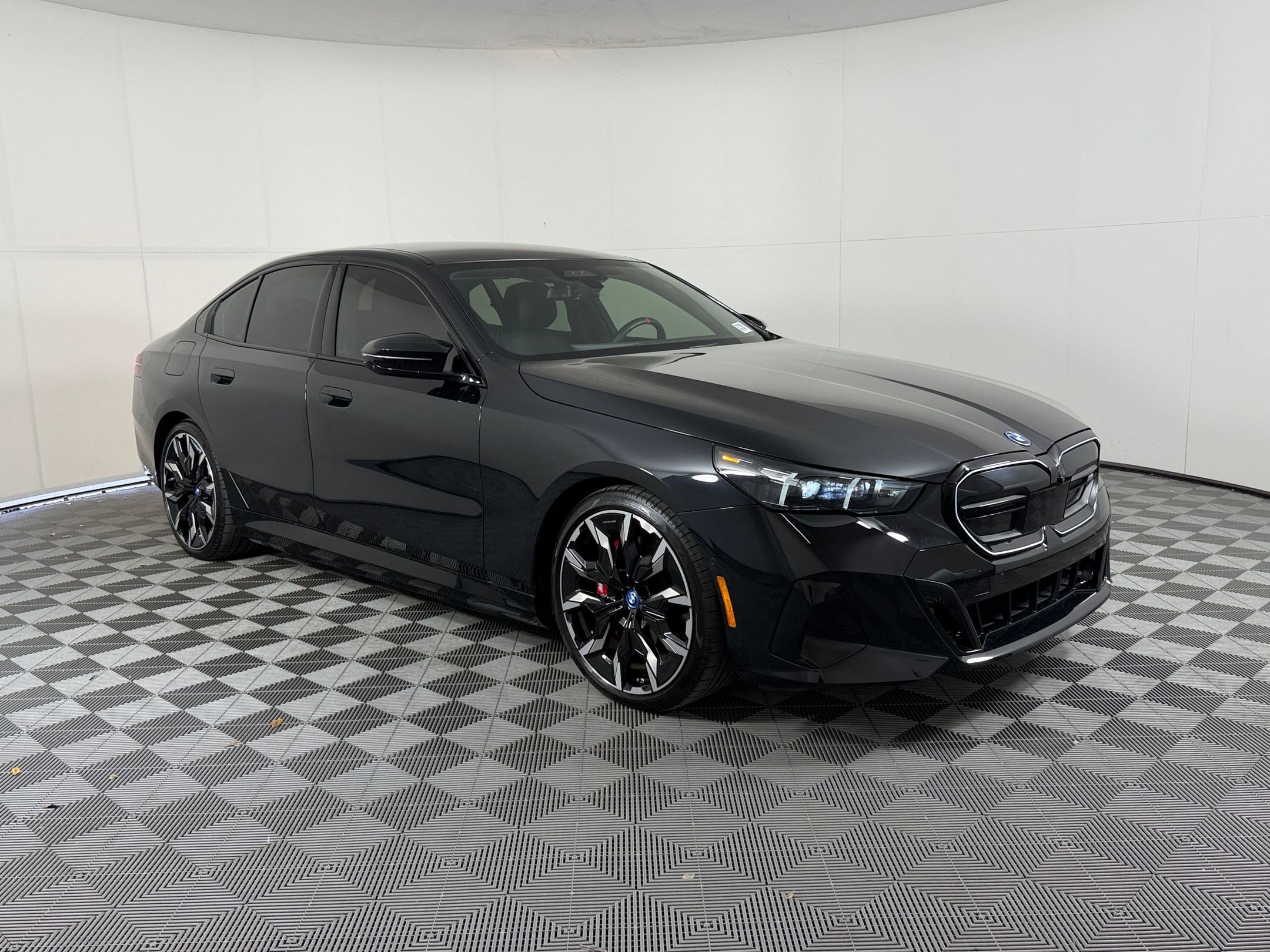 Used 2024 BMW i5 M60 w/ Executive Package AWD/4WD image 7