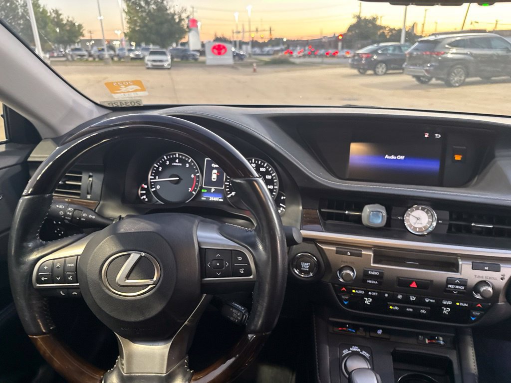 Used 2016 Lexus ES 350 w/ Premium Package w/Wood Trim FWD image 17