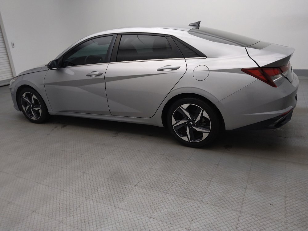 Used 2021 Hyundai Elantra SEL w/ Convenience + Premium Package FWD image 3