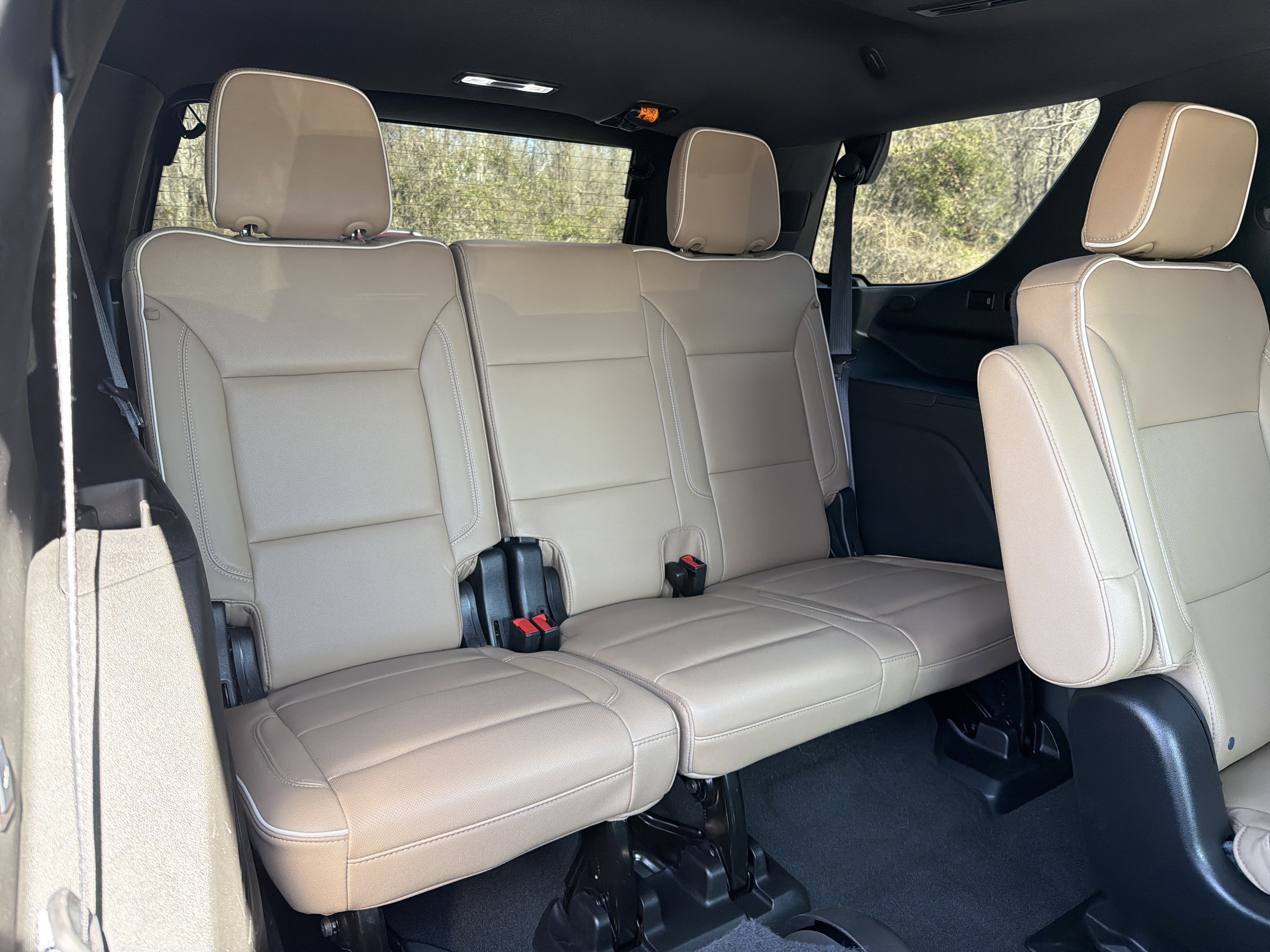 Used 2024 Chevrolet Tahoe Premier w/ Premium Package 2 image 19