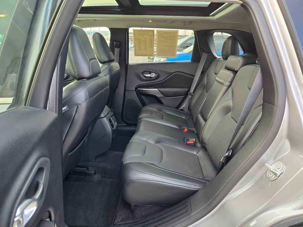 Used 2019 Jeep Cherokee Limited w/ Technology Group image 30