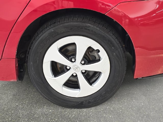 Used 2015 Toyota Prius Three FWD image 30