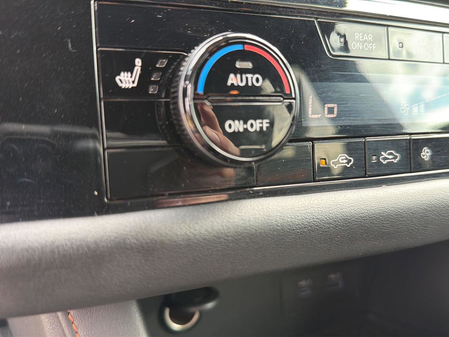 Used 2025 Nissan Pathfinder Rock Creek AWD/4WD image 27