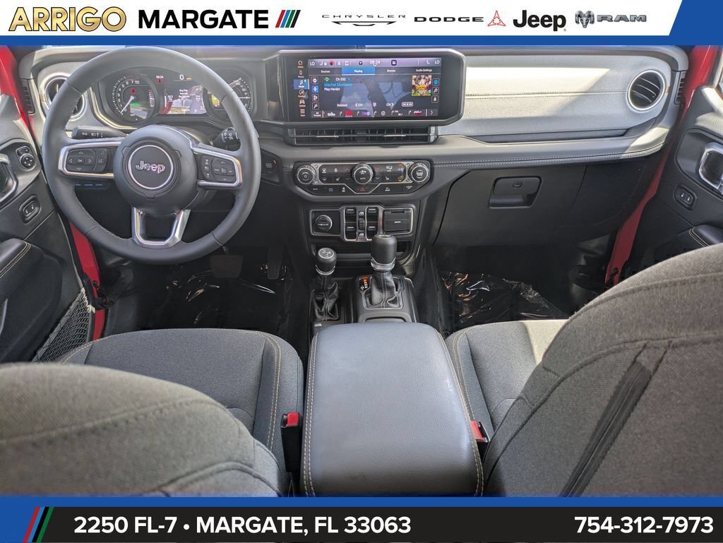 Used 2025 Jeep Wrangler Unlimited Sahara AWD/4WD image 15