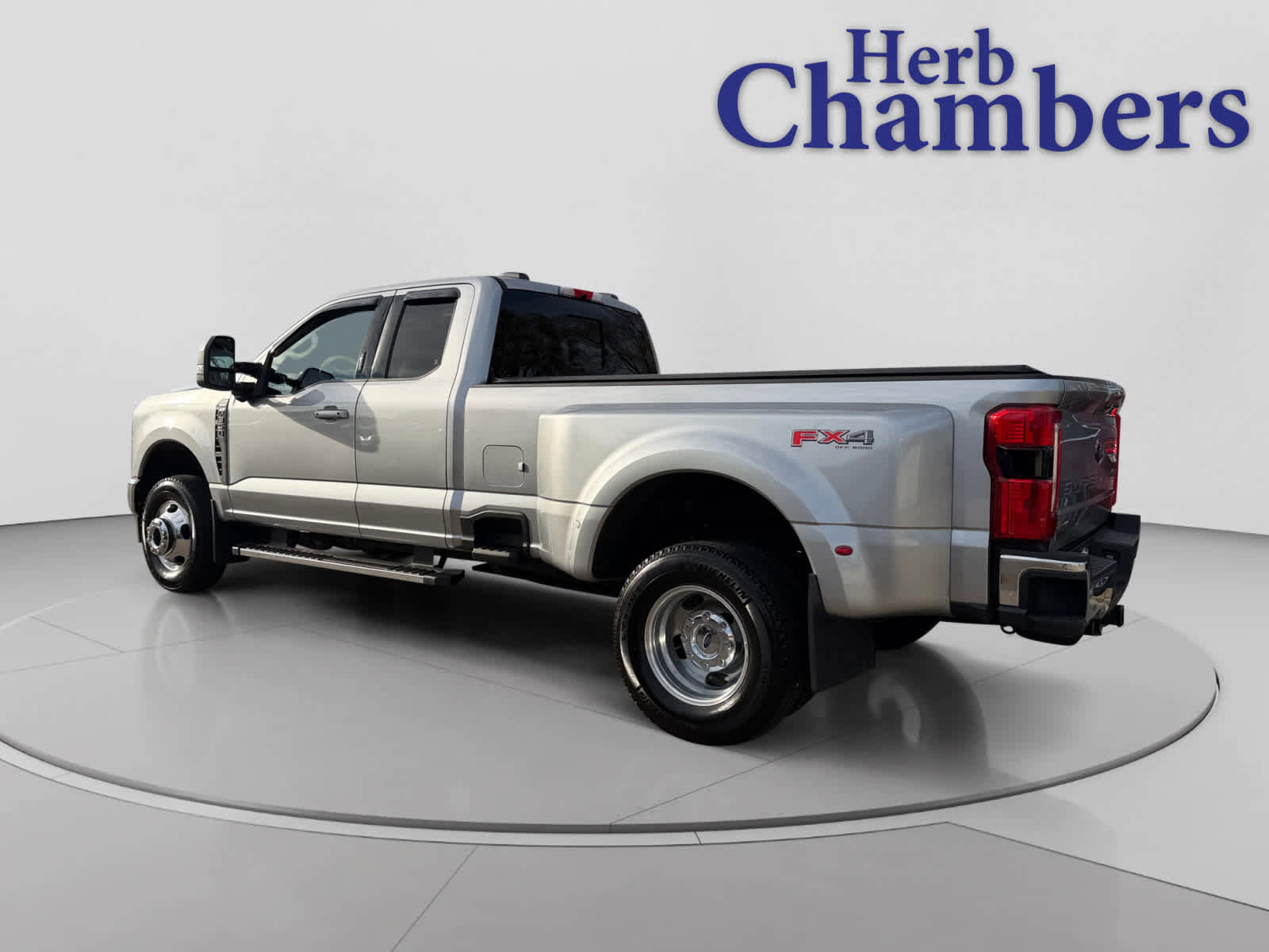 Used 2023 Ford F350 Lariat w/ FX4 Off-Road Package image 3