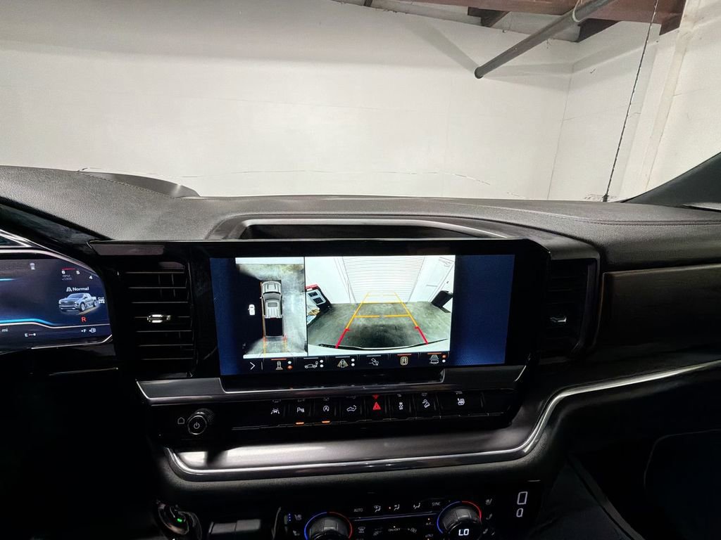 Certified 2024 Chevrolet Silverado 1500 High Country w/ Technology Package image 15