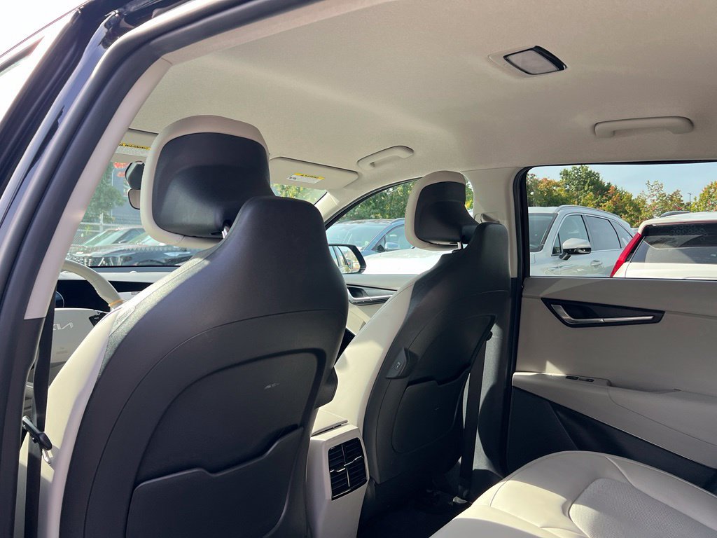 Certified 2023 Kia Niro Wind w/ Wind Preserve Package FWD image 9