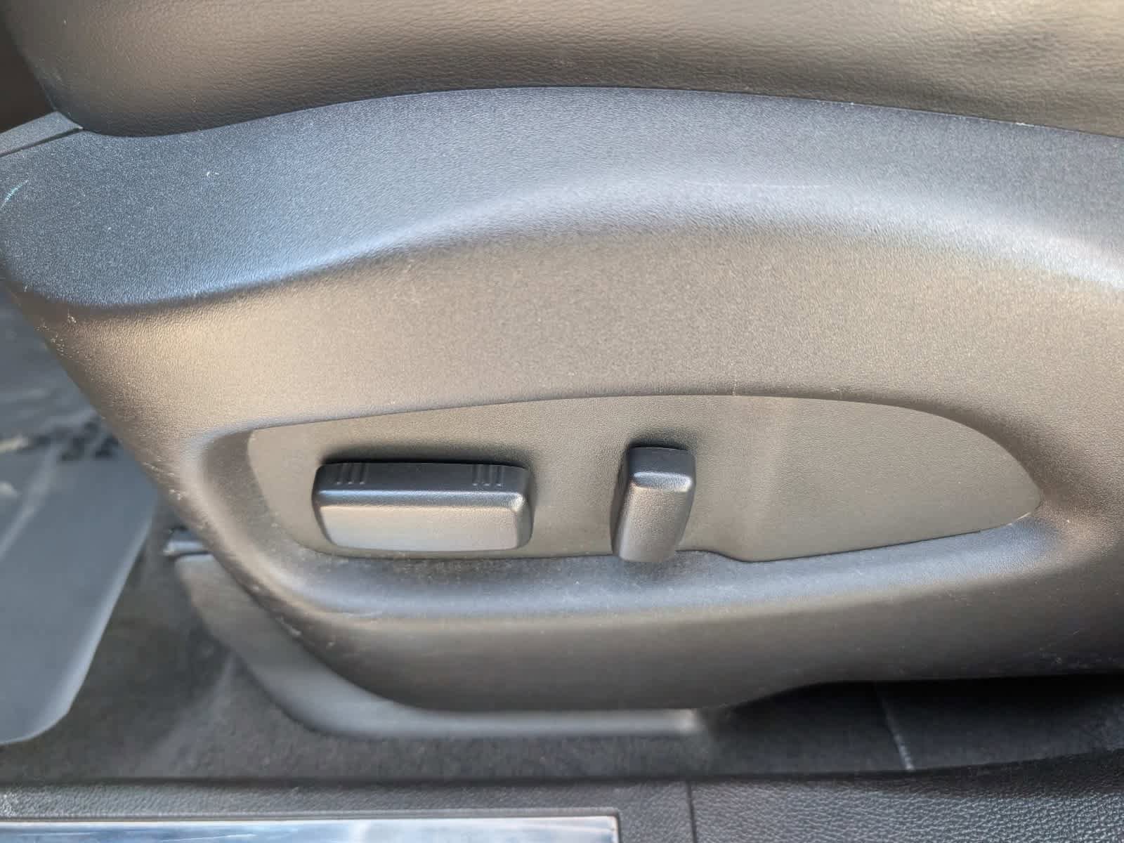 Used 2016 Cadillac SRX FWD image 17