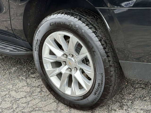 Used 2025 Chevrolet Suburban Premier AWD/4WD image 11