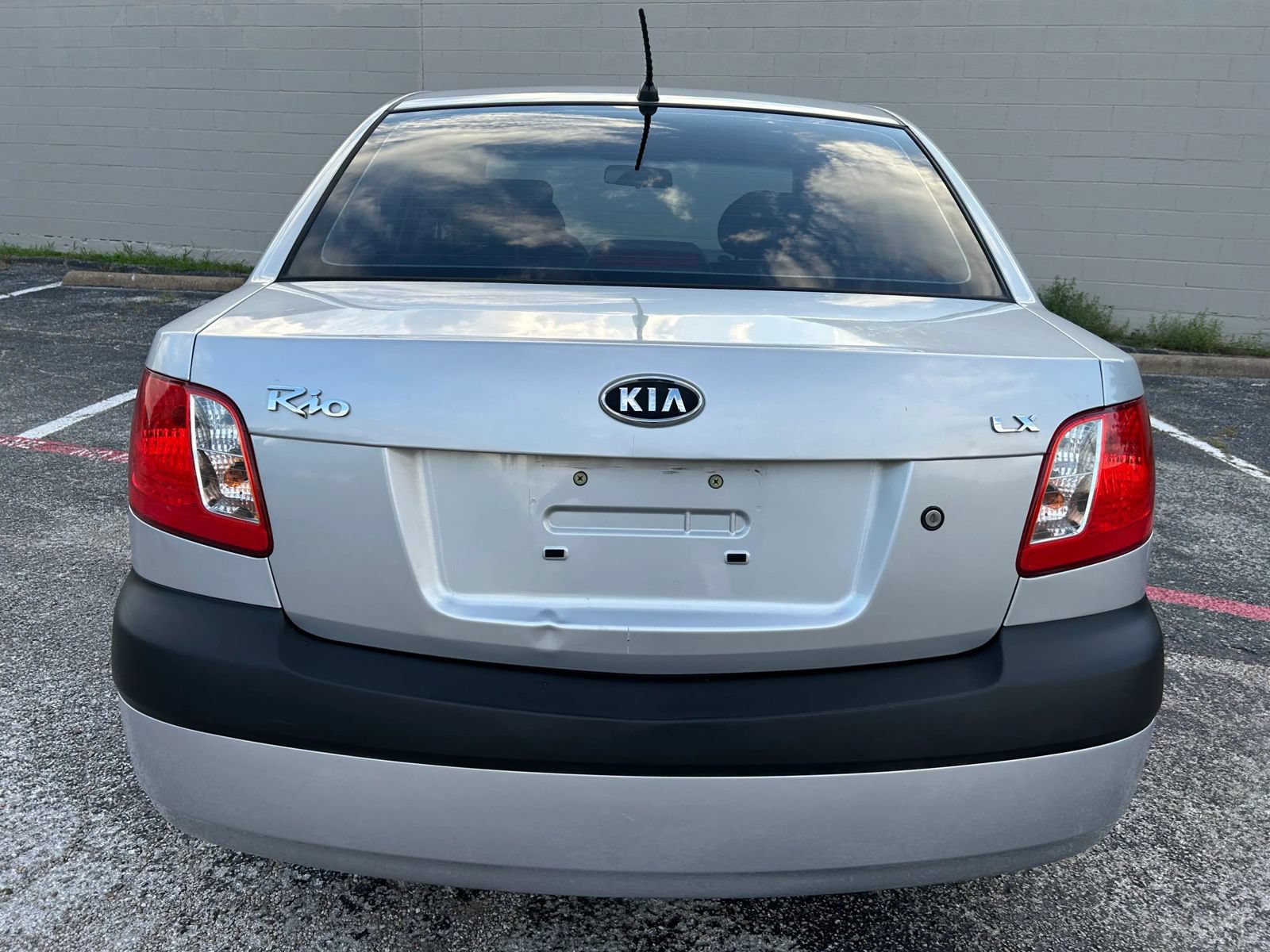 Used 2008 Kia Rio LX FWD image 8