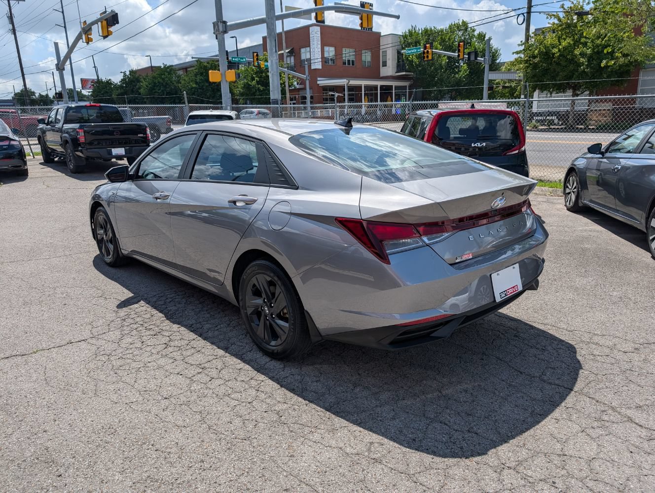Used 2023 Hyundai Elantra SEL w/ Cargo Package FWD image 8