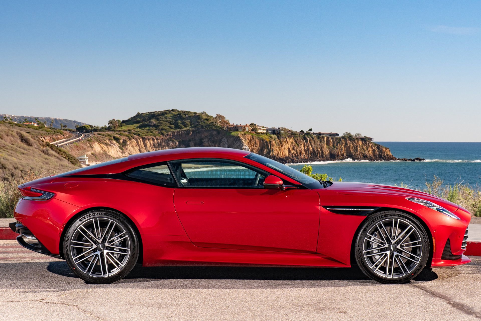 Used 2024 Aston Martin DB12 Coupe image 28