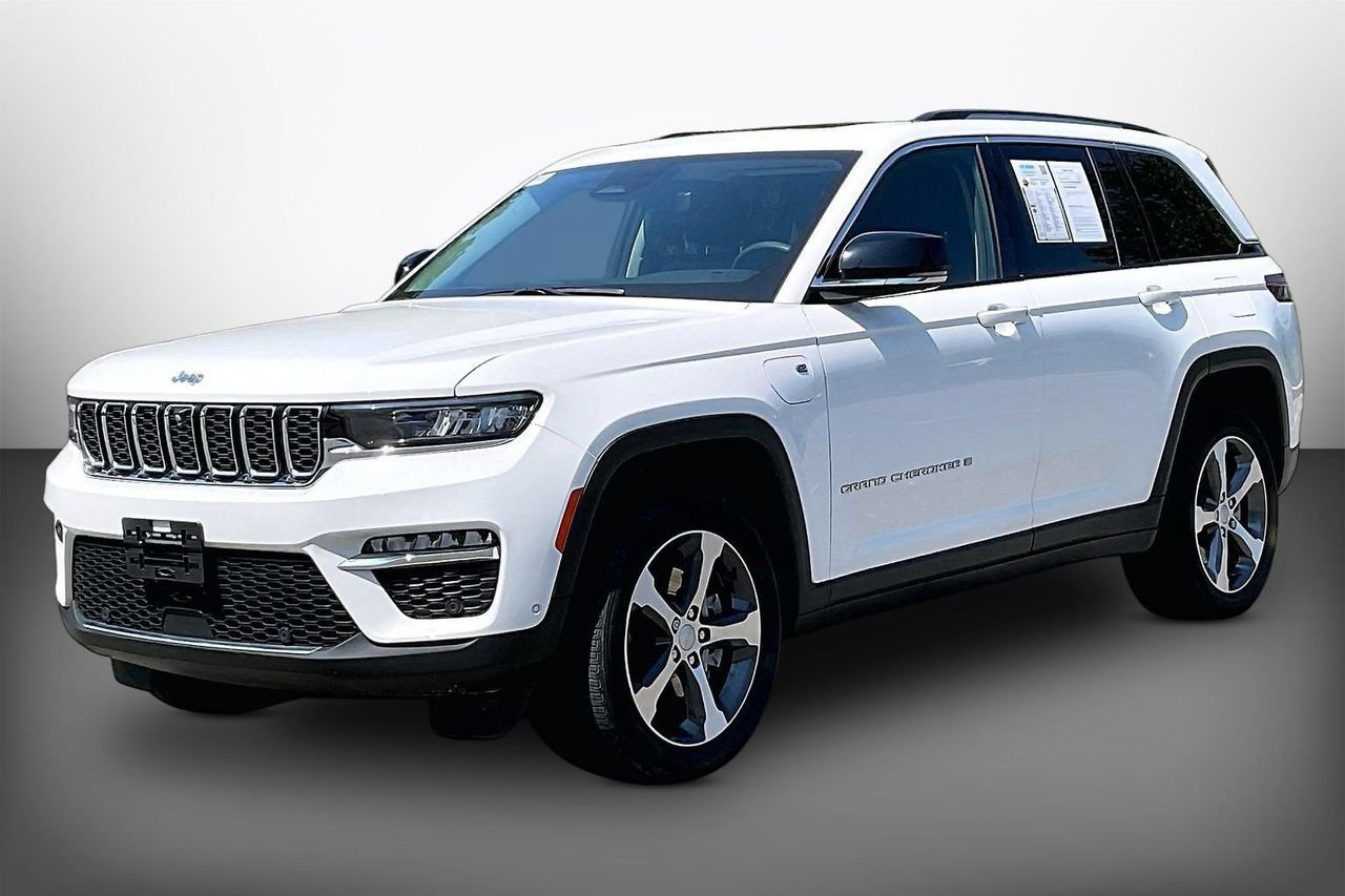 Used 2023 Jeep Grand Cherokee 4WD 4xe w/ Luxury Tech Group II image 4