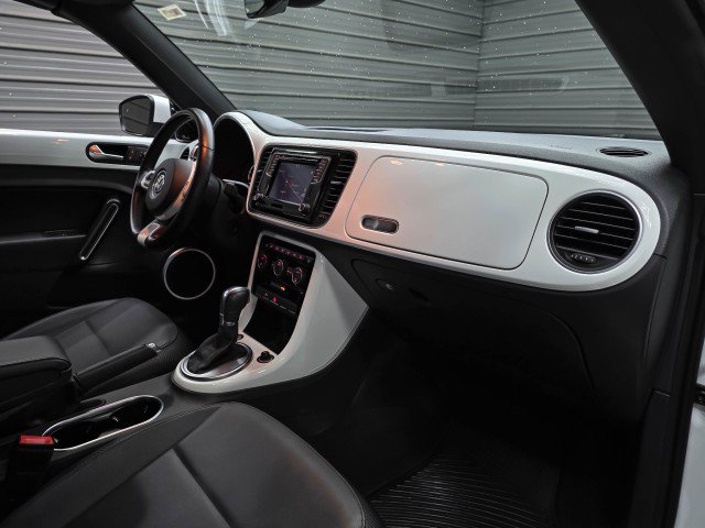Used 2019 Volkswagen Beetle 2.0T FWD image 13
