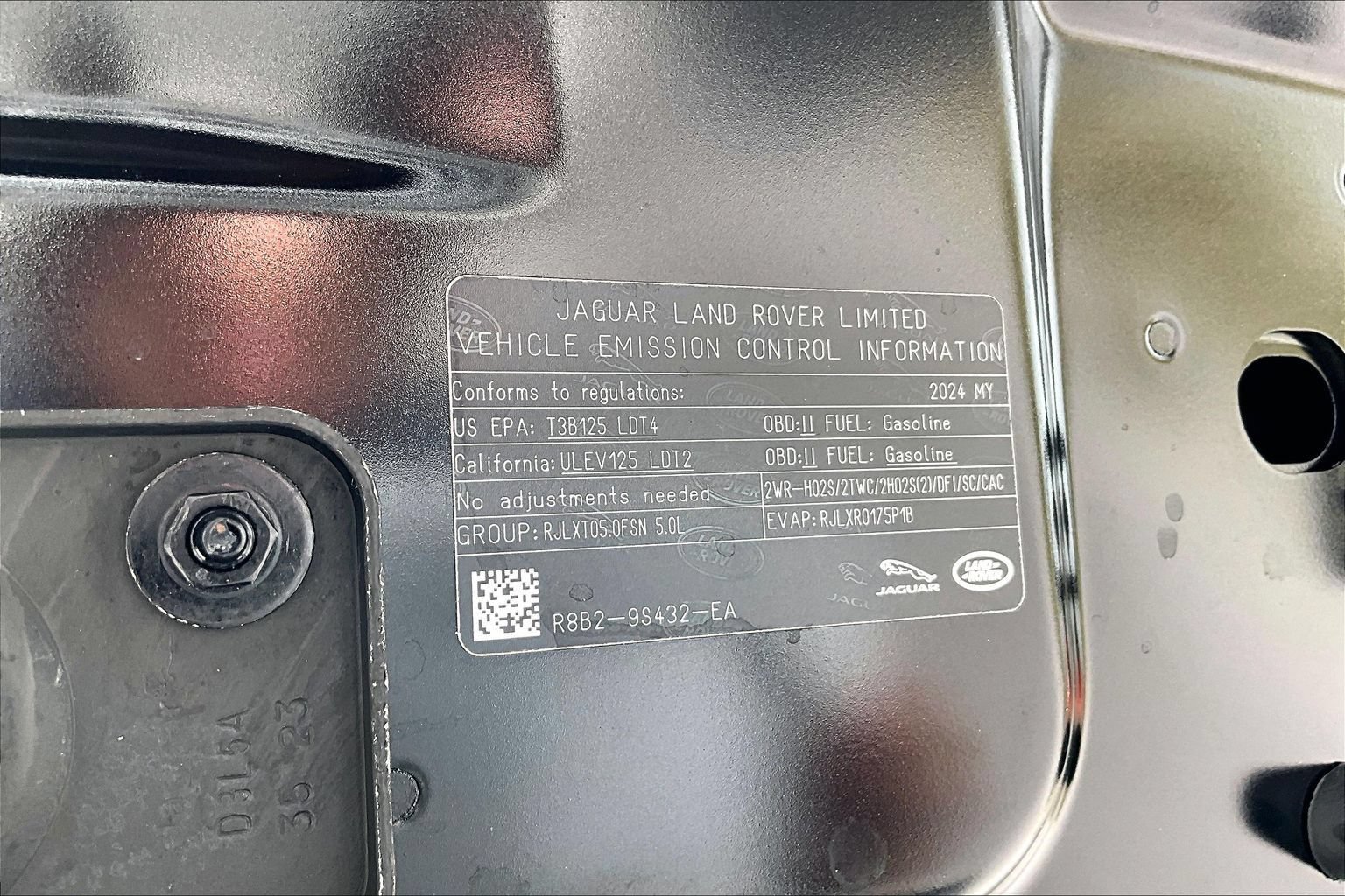 Certified 2024 Land Rover Defender 110 Carpathian Edition AWD/4WD image 31