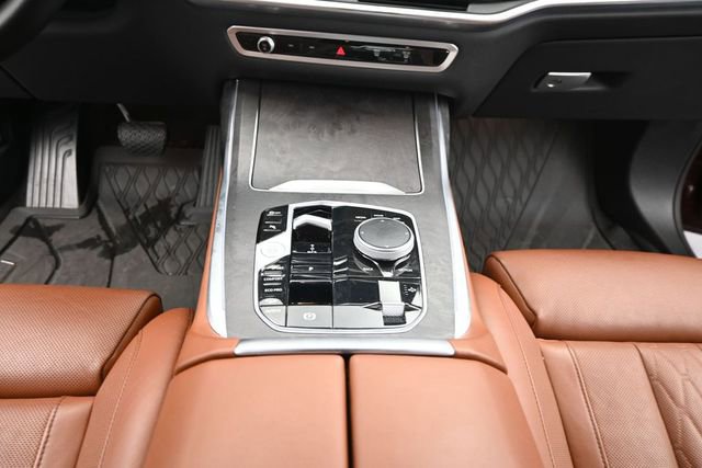 Used 2024 BMW X7 xDrive40i AWD/4WD image 16