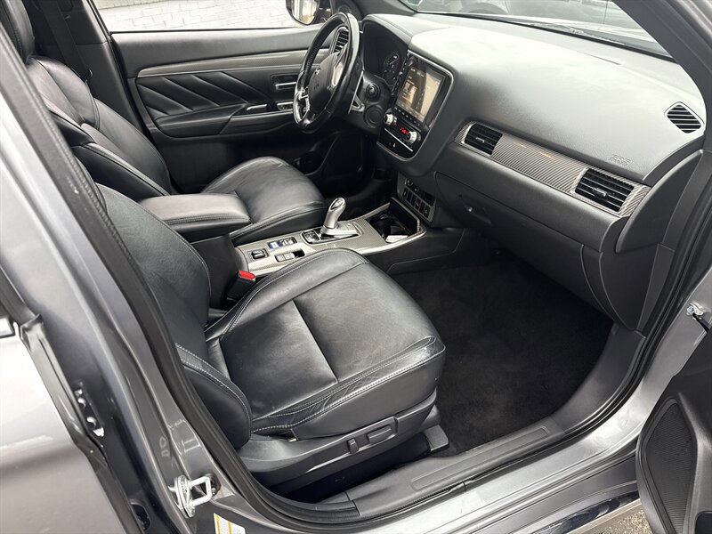 Used 2022 Mitsubishi Outlander SEL image 19