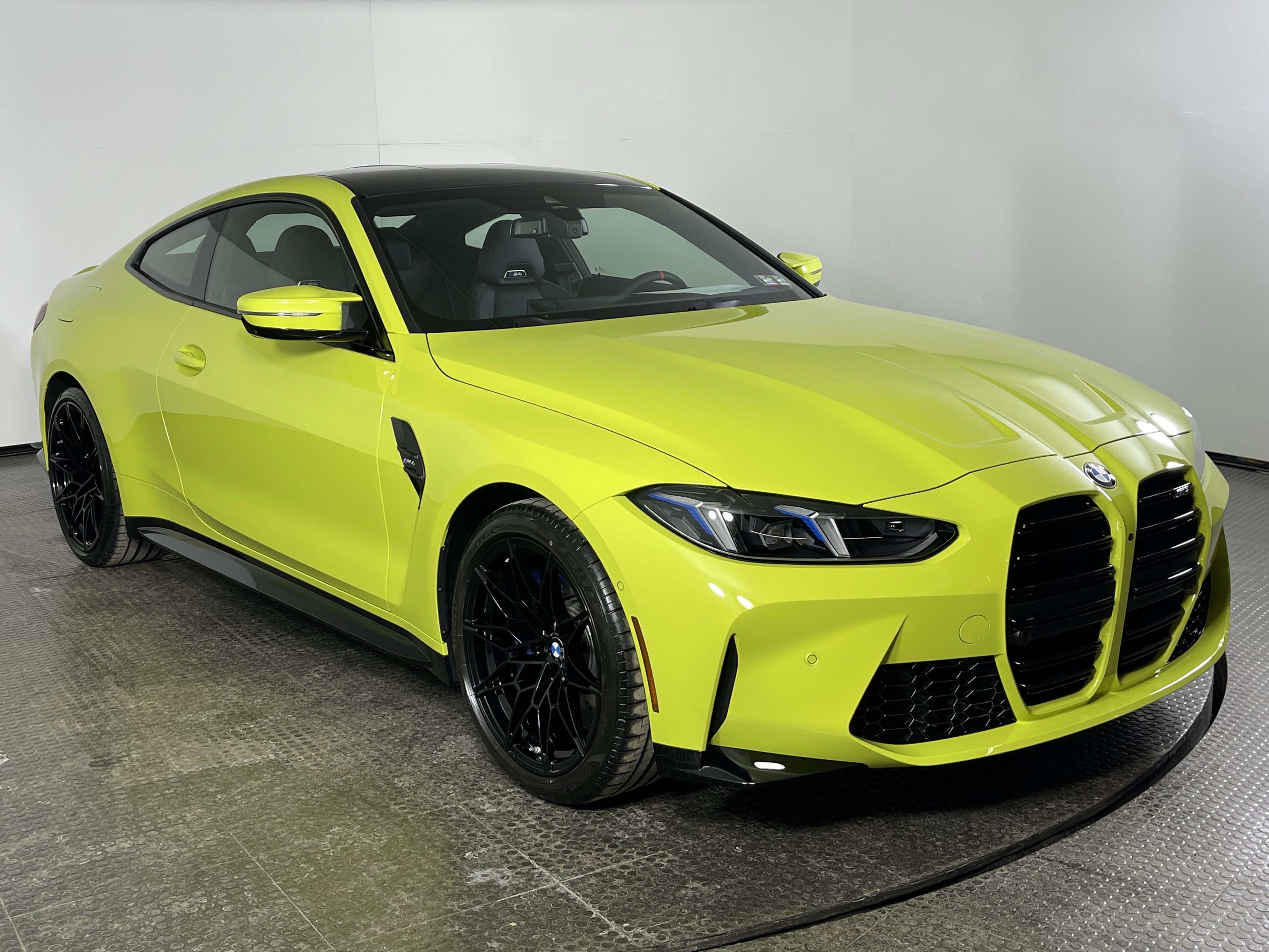 Used 2026 BMW M4 Coupe w/ Executive Package RWD image 3
