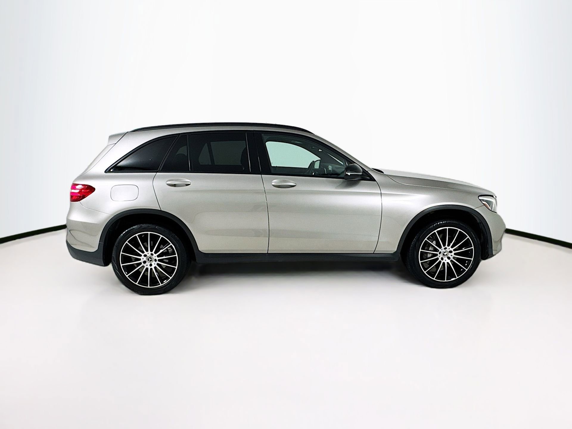 Used 2019 Mercedes-Benz GLC 300 image 9