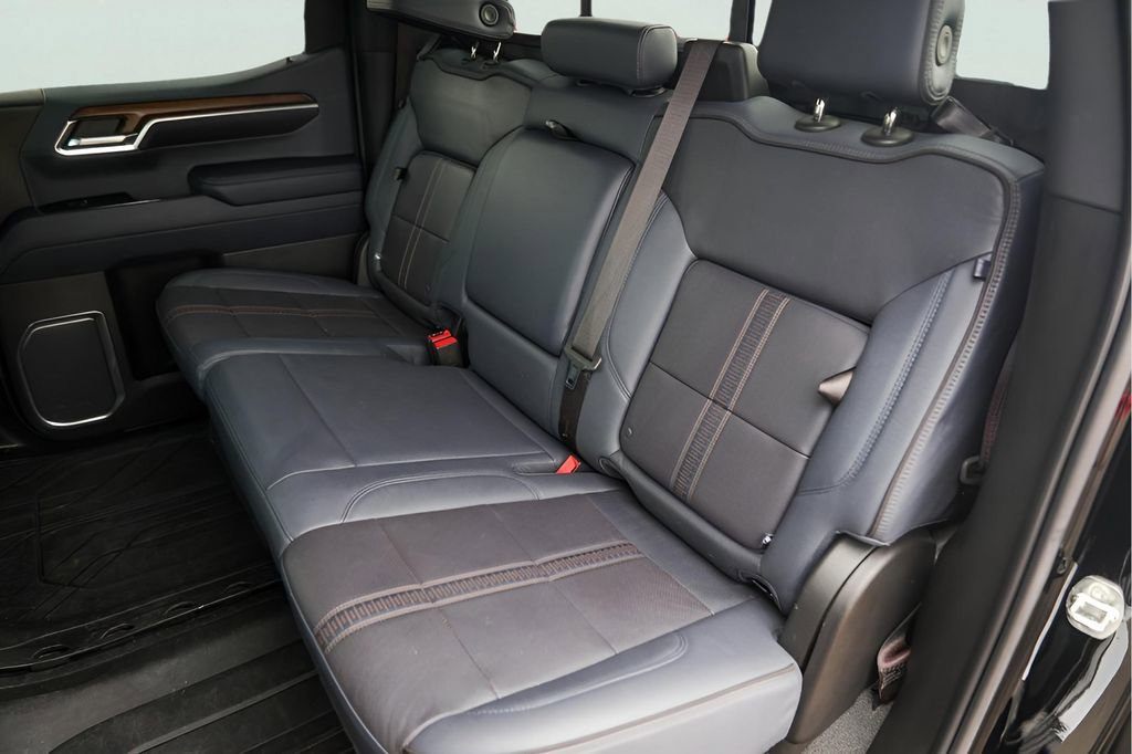 Certified 2023 Chevrolet Silverado 1500 High Country w/ Technology Package image 28