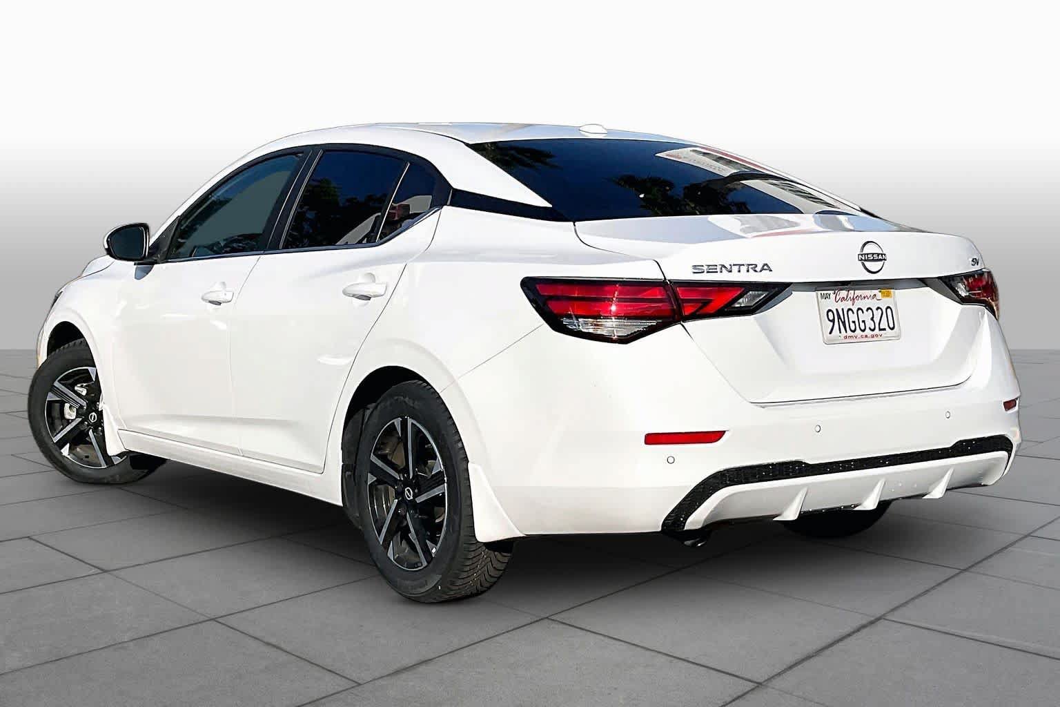 Used 2024 Nissan Sentra SV FWD image 11