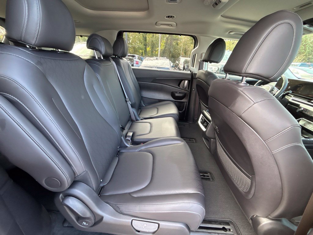 Certified 2026 Kia Carnival SX FWD image 23