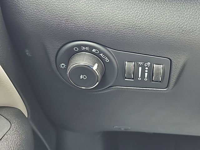 Used 2022 Jeep Compass Limited AWD/4WD image 18