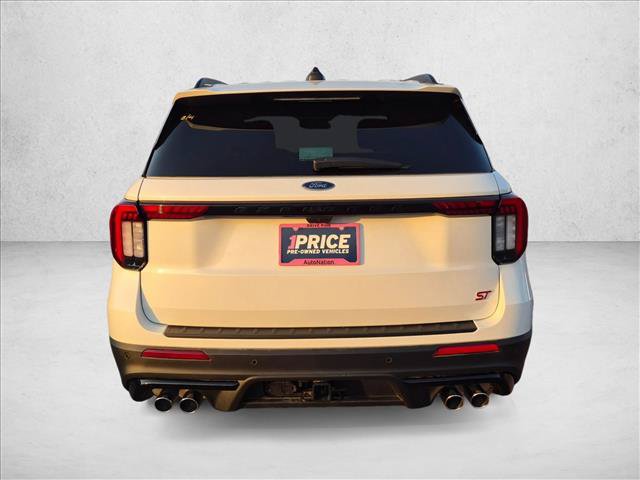Used 2025 Ford Explorer ST AWD/4WD image 7