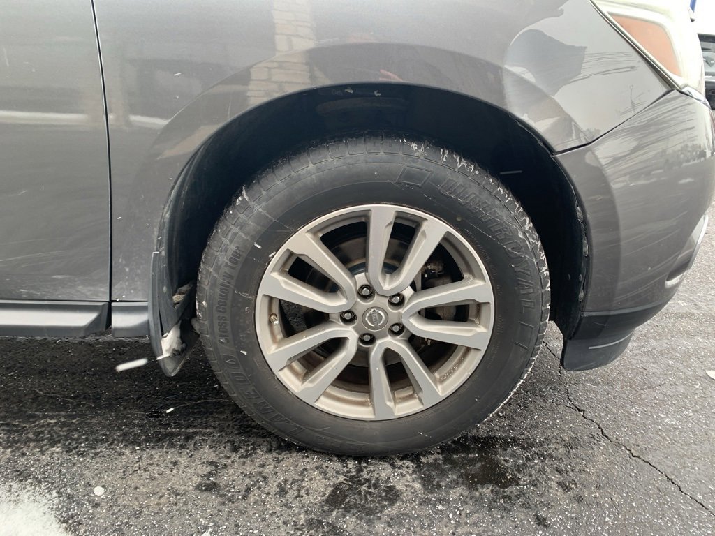 Used 2016 Nissan Pathfinder SV image 9