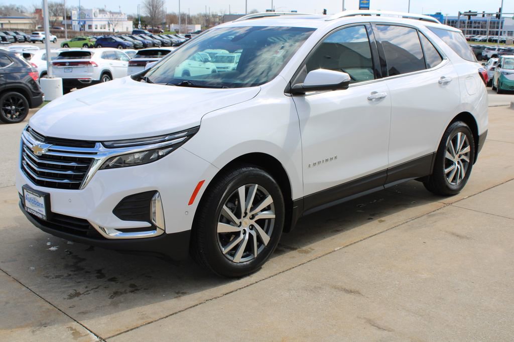 Used 2022 Chevrolet Equinox Premier AWD/4WD image 3