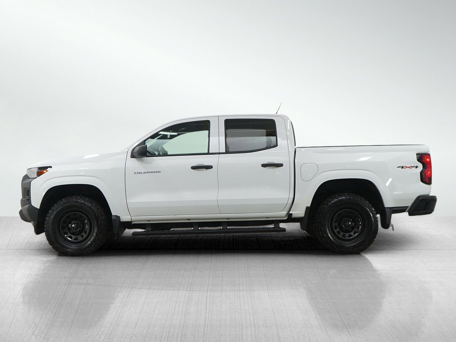 Used 2024 Chevrolet Colorado W/T w/ WT Convenience Package image 2