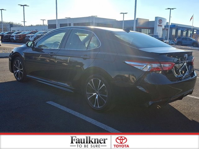 Certified 2020 Toyota Camry SE image 4