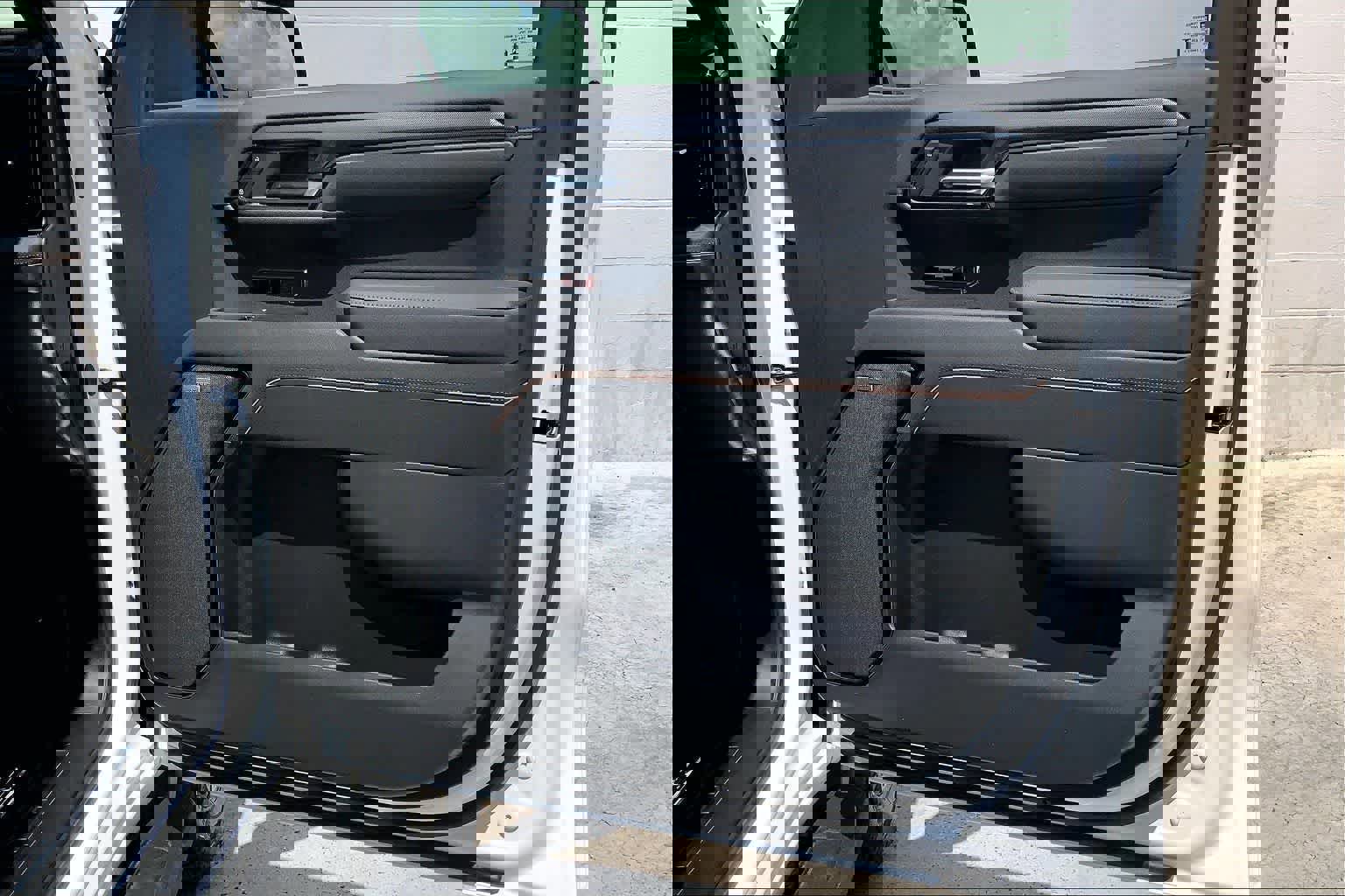 Used 2025 GMC Sierra 1500 AT4 w/ AT4 Premium Package AWD/4WD image 29