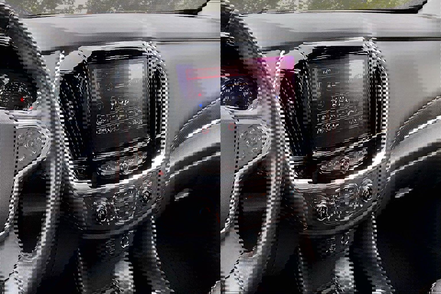 Used 2021 Chevrolet Traverse Premier w/ Redline Edition image 9