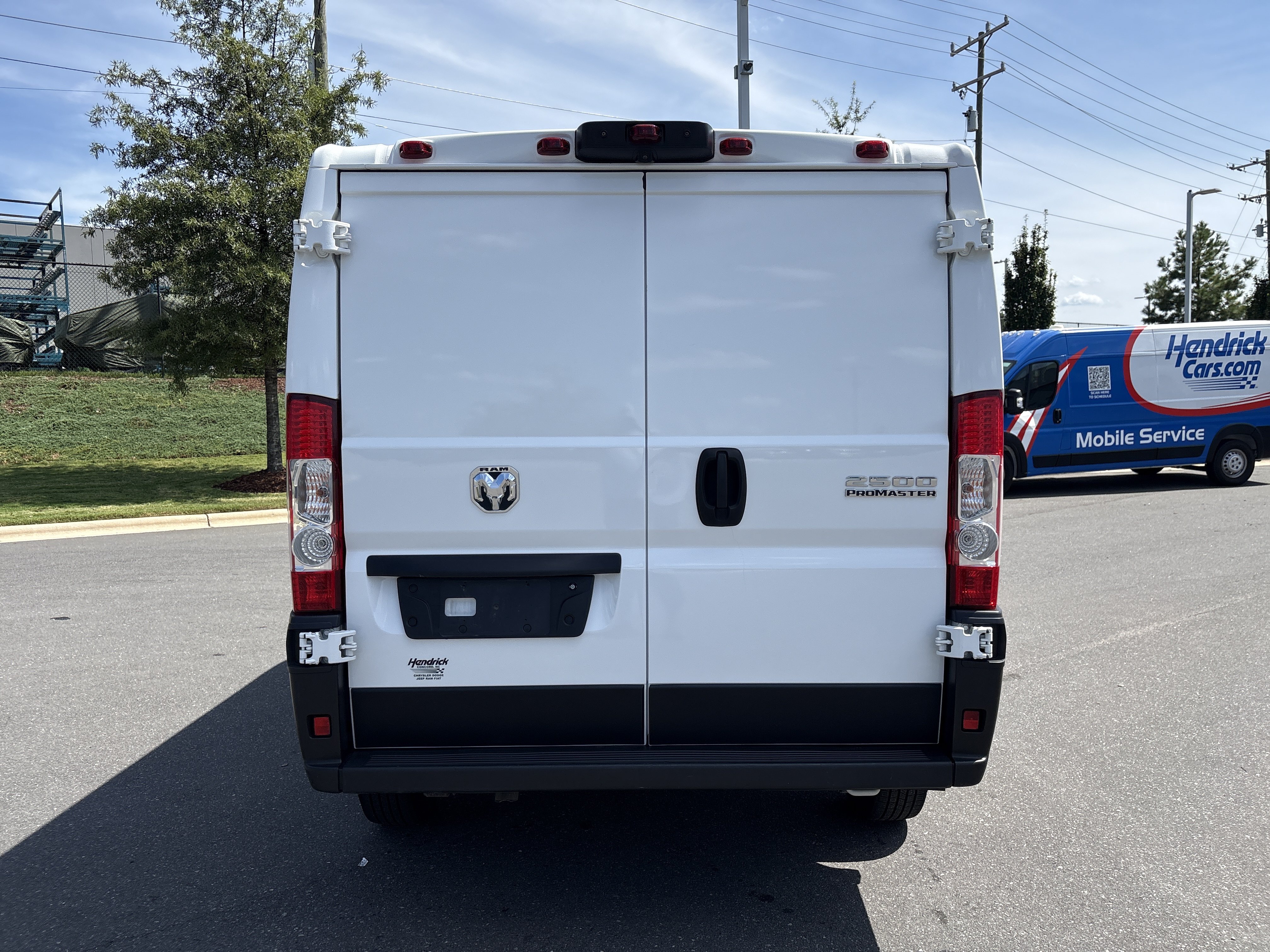 Used 2025 RAM ProMaster 2500 w/ Convenience Group FWD image 8