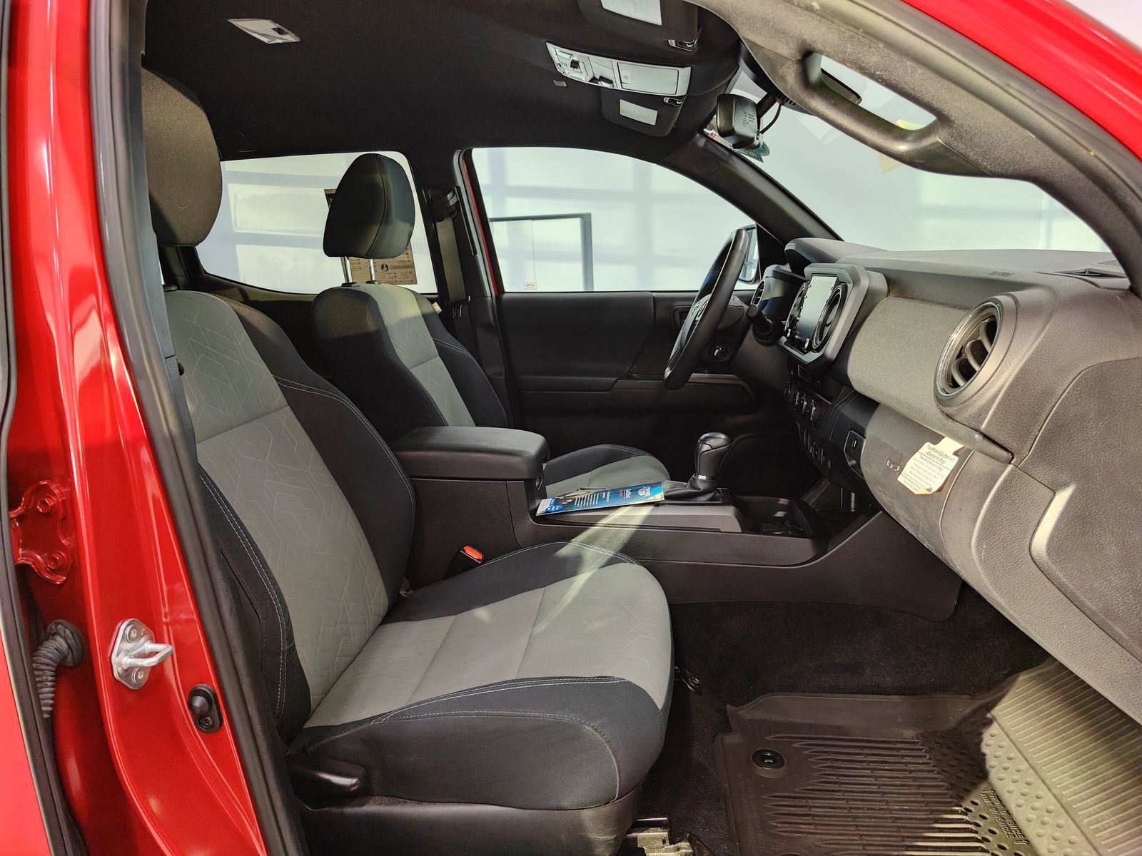 Used 2021 Toyota Tacoma TRD Sport image 15