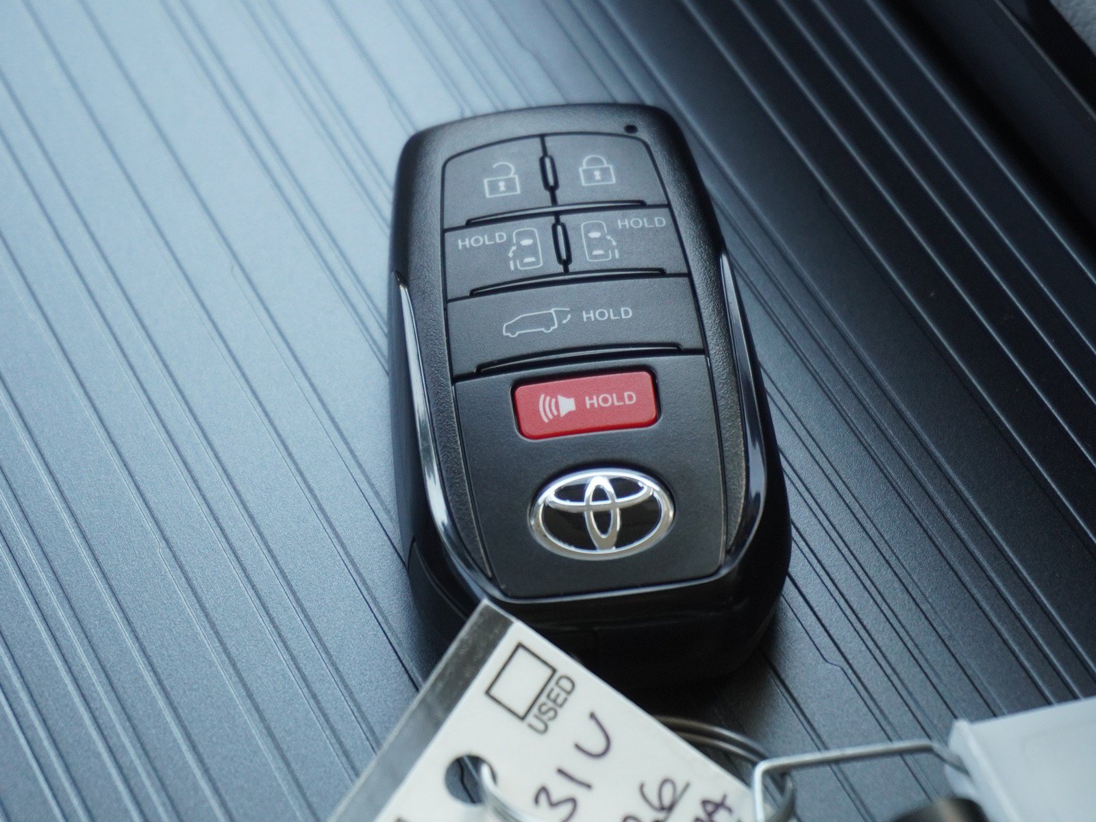 New 2026 Toyota Sienna LE FWD image 16